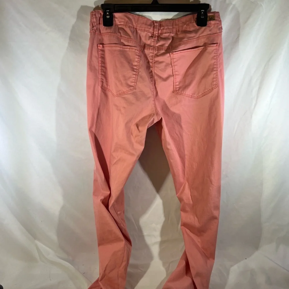 LEI Women's Coral Straight Leg Jeans - Picture 3 of 3